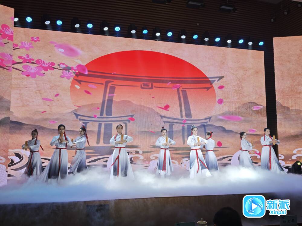 春风卷书香!潍坊这场阅读盛典让书籍“动”起来(图1) 春风卷书香!潍坊这场阅读盛典让书籍“动”起来(图1)