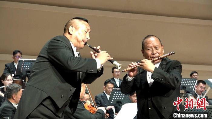 民族管弦乐《格桑花儿向阳开》在开演 以音乐盛会促文旅融合发展(图3) 民族管弦乐《格桑花儿向阳开》在开演 以音乐盛会促文旅融合发展(图3)
