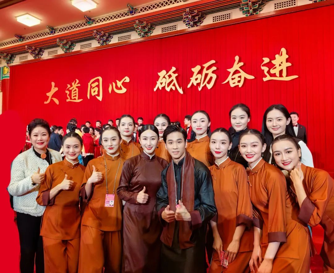 委员风采|舞剧《咏春》选段登上全国政协2024年新年茶话会文艺演出舞台(图5) 委员风采|舞剧《咏春》选段登上全国政协2024年新年茶话会文艺演出舞台(图5)