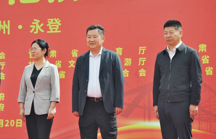 甘肃省文联文艺志愿服务团参加2024年甘肃省文化科技卫生“三下乡”集中示范活动启动仪式(图2) 甘肃省文联文艺志愿服务团参加2024年甘肃省文化科技卫生“三下乡”集中示范活动启动仪式(图2)