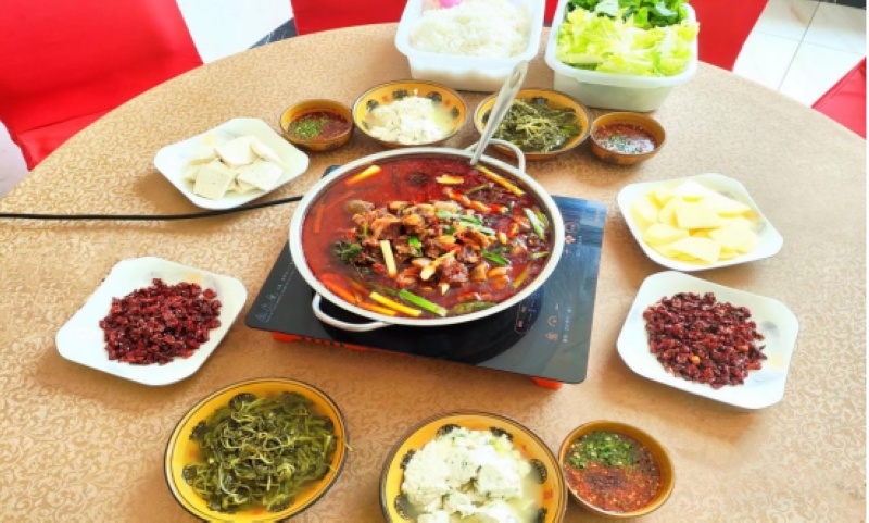 普定县2024年特色美食暨餐饮老字号评选活动走进马场镇(图3) 普定县2024年特色美食暨餐饮老字号评选活动走进马场镇(图3)