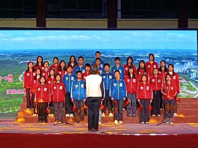 随县一中举办第九届文化艺术节暨2024年元旦晚会(图5) 随县一中举办第九届文化艺术节暨2024年元旦晚会(图5)