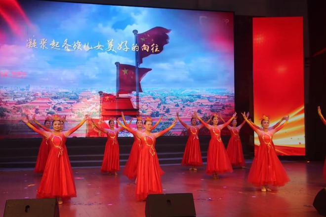 鄂州“文艺进校园”暨睿星艺术培训学校六周年庆文艺汇演精彩纷呈(图19) 鄂州“文艺进校园”暨睿星艺术培训学校六周年庆文艺汇演精彩纷呈(图19)