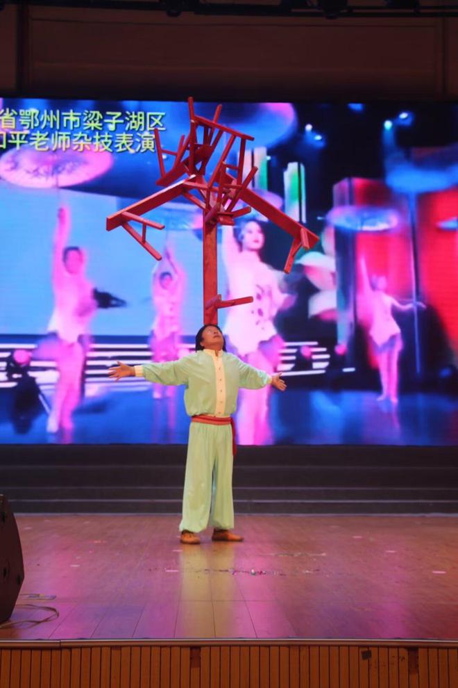 鄂州“文艺进校园”暨睿星艺术培训学校六周年庆文艺汇演精彩纷呈(图17) 鄂州“文艺进校园”暨睿星艺术培训学校六周年庆文艺汇演精彩纷呈(图17)