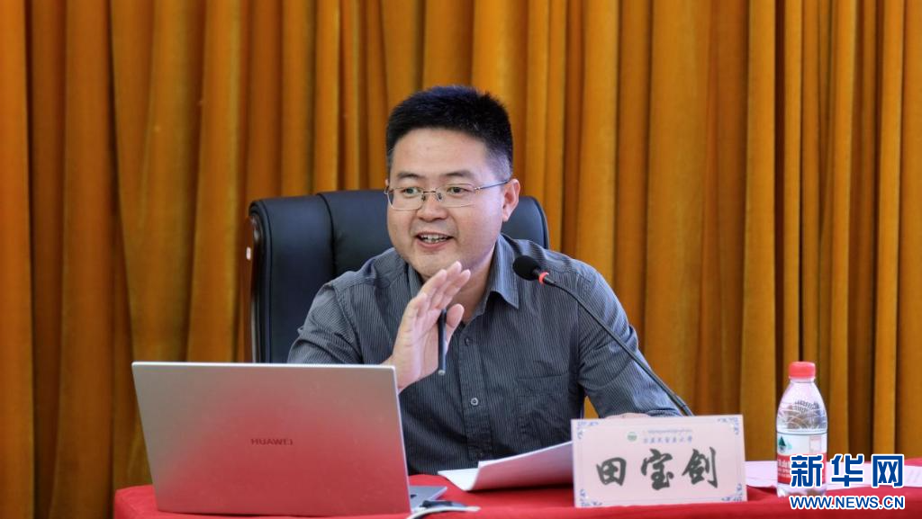 新声无限——2024年新华社进校园活动走进西藏藏医药大学(图9) 新声无限——2024年新华社进校园活动走进西藏藏医药大学(图9)