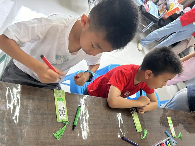 滨州经济技术开发区2024年“绿书签行动”宣传活动进社区(图2) 滨州经济技术开发区2024年“绿书签行动”宣传活动进社区(图2)