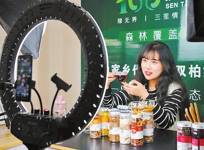 2024年楚雄彝族火把节活动日程来了!32项系列活动(图10) 2024年楚雄彝族火把节活动日程来了!32项系列活动(图10)