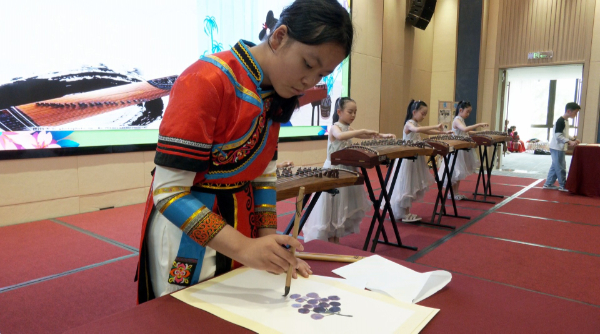 贵州省文联2024年“蒲公英”少儿艺术成长计划文艺培训志愿服务活动成果展演举行(图4) 贵州省文联2024年“蒲公英”少儿艺术成长计划文艺培训志愿服务活动成果展演举行(图4)