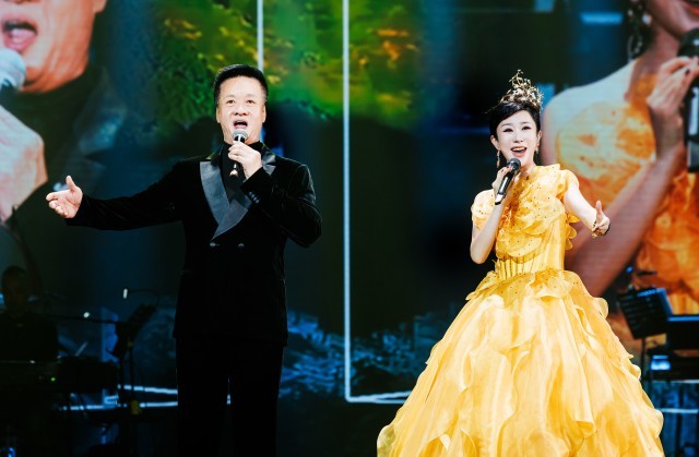 马一鸣2024“因为有你”北京演唱会感动上演 民族流行碰撞惊喜不断(图3) 马一鸣2024“因为有你”北京演唱会感动上演 民族流行碰撞惊喜不断(图3)