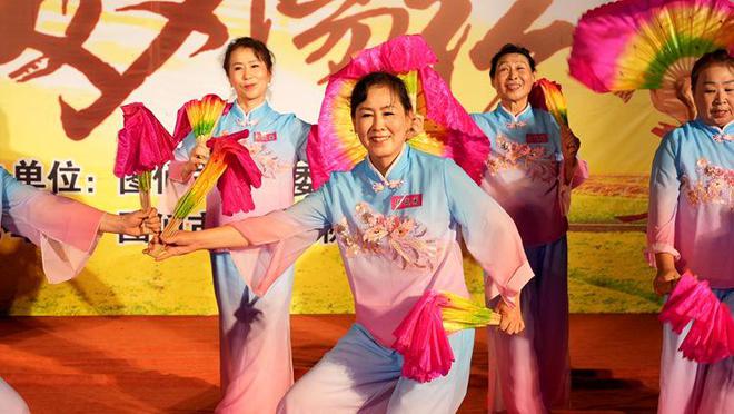 2024年延边州暨图们市“8.15”老年节“最美夕阳红”文艺汇演活动举行(图2) 2024年延边州暨图们市“8.15”老年节“最美夕阳红”文艺汇演活动举行(图2)