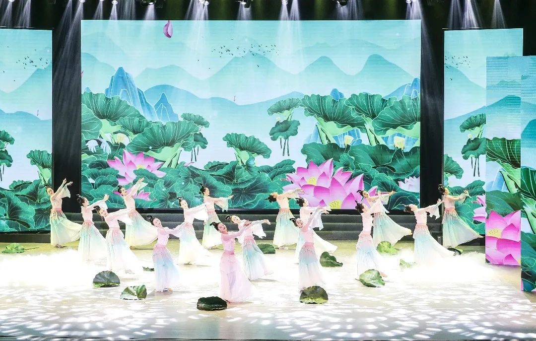 四川省广元市举行庆祝第七个“中国医师节”文艺晚会(图2)