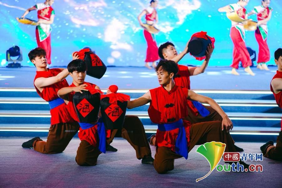 首届杏花村诗词大赛落幕(图3) 首届杏花村诗词大赛落幕(图3)