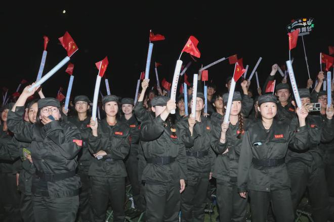 中国匠谷 世界舞台丨北京曹妃甸国际职教城2024年迎新文艺晚会盛装起帷！(图9)
