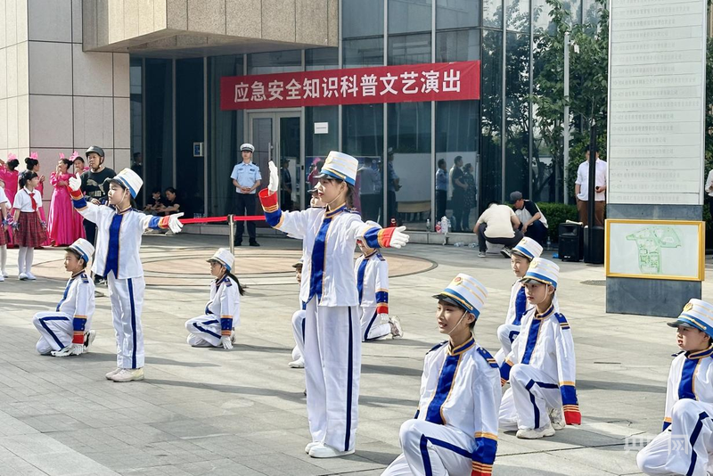 2024年山东省暨济南市应急知识科普走基层活动举行(图2) 2024年山东省暨济南市应急知识科普走基层活动举行(图2)