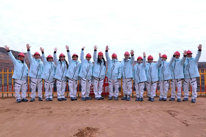 7天!3300公里!山东能源枣矿集团文艺轻骑兵赴外慰问演出圆满落幕(图7) 7天!3300公里!山东能源枣矿集团文艺轻骑兵赴外慰问演出圆满落幕(图7)