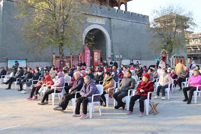 泰安市优质文化资源走基层暨2024年肥城市文艺轻骑兵下基层惠民演出走进新城街道(图5)