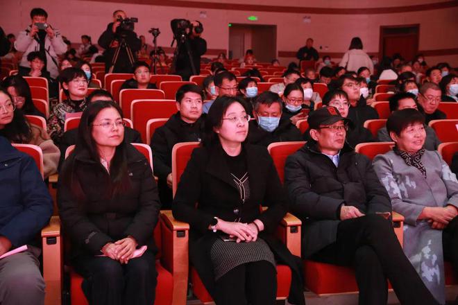 中捷产业园区举办“中国梦·劳动美”2025年元旦职工文艺汇演(图2) 中捷产业园区举办“中国梦·劳动美”2025年元旦职工文艺汇演(图2)
