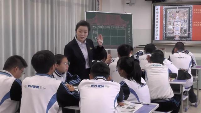 西安市五环中学点赞周一的升旗仪式上这一荣誉!(图2) 西安市五环中学点赞周一的升旗仪式上这一荣誉!(图2)