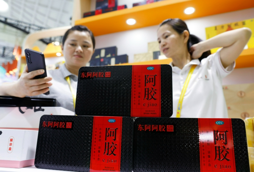 逛消博|老字号“逆生长”之路:科技赋能、品牌出海、文化破圈(图5) 逛消博|老字号“逆生长”之路:科技赋能、品牌出海、文化破圈(图5)